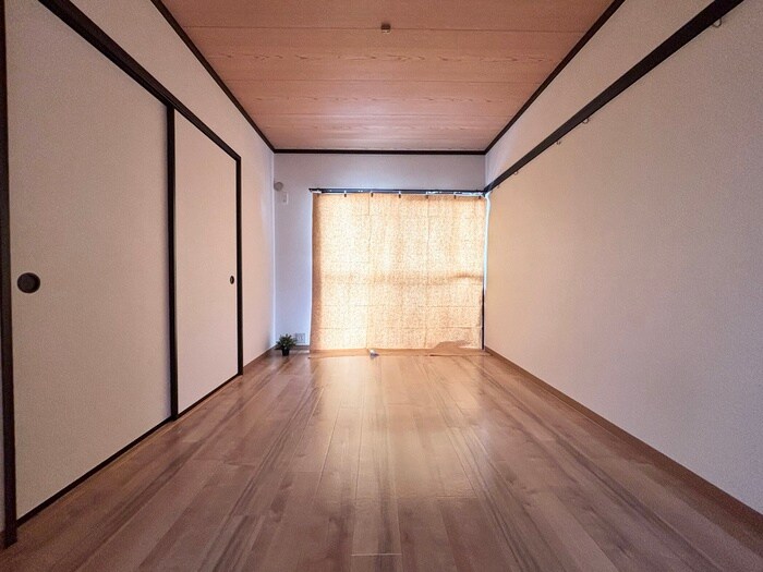 物件内観写真9　(居室)