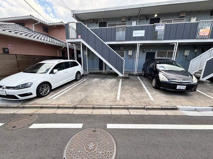 物件外観写真5　(駐車場)