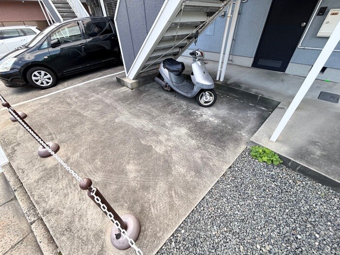 物件外観写真6　(駐輪場)