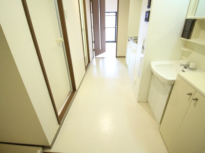 ＲＯＯＭＳ　Ｏoｊｉの廊下