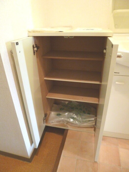 ＲＯＯＭＳ　Ｏoｊｉの靴箱