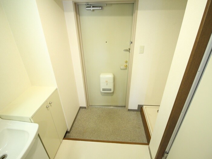 物件内観写真15　(玄関)