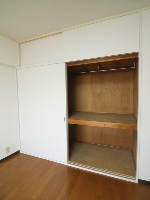 物件内観写真16　(収納)