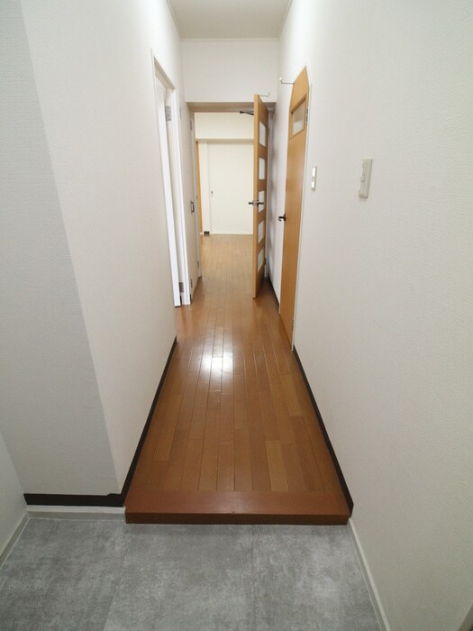 物件内観写真18　(玄関)