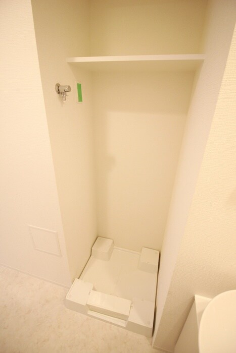 物件内観写真11　(洗濯機置場)