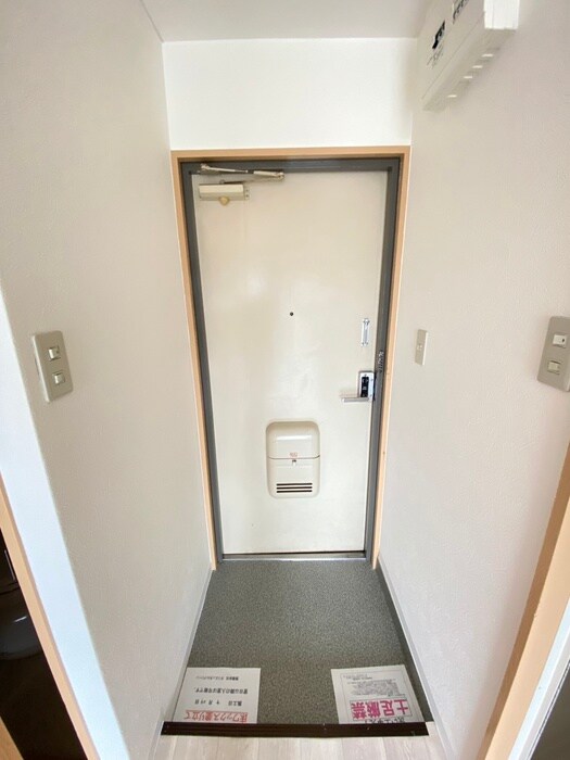 物件内観写真15　(玄関)