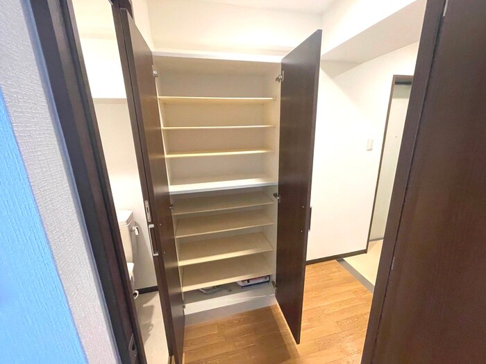 物件内観写真16　(靴箱)