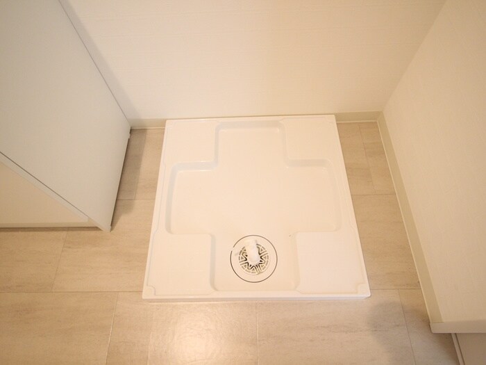 物件内観写真18　(洗濯機置場)