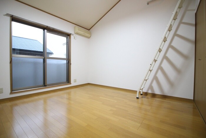 物件内観写真4　(居室)