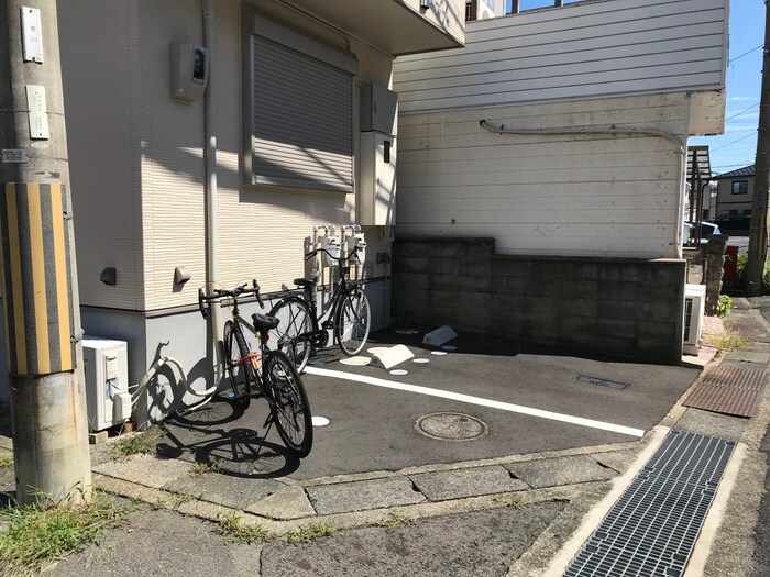 物件外観写真5　(駐輪場)