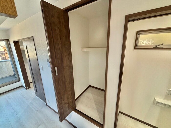 物件内観写真18　(収納)