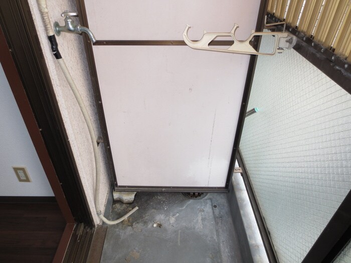 物件内観写真7　(洗濯機置場)