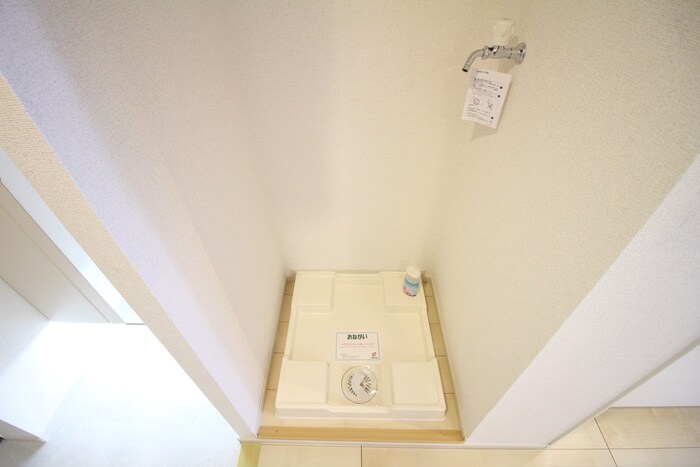 物件内観写真14　(洗濯機置場)