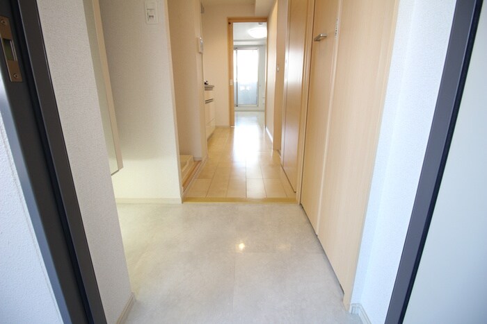 物件内観写真19　(玄関)