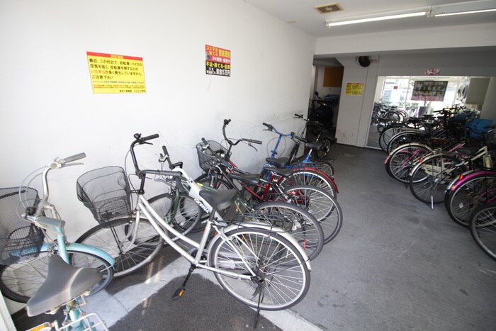 物件外観写真5　(駐輪場)