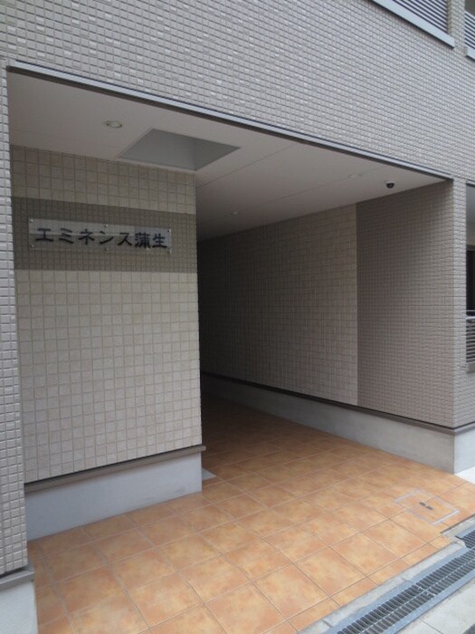 物件外観写真4　(エントランス部分)