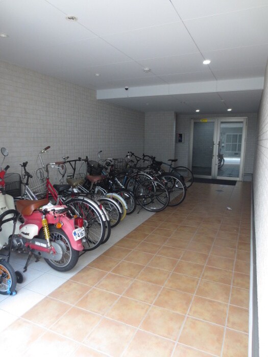 物件外観写真5　(駐輪場)