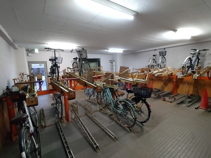 物件外観写真4　(駐輪場)