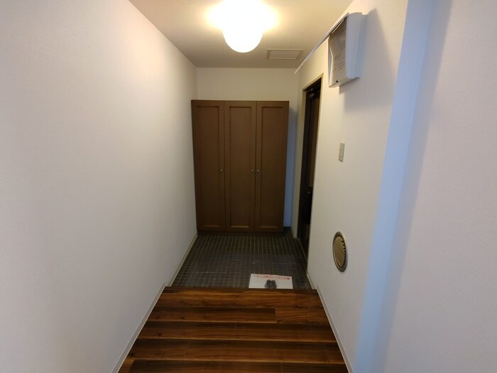 物件内観写真15　(玄関)