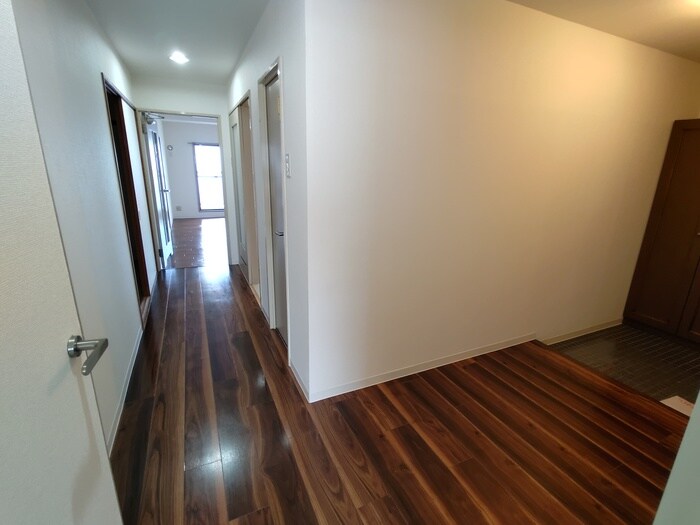 物件内観写真17　(廊下)