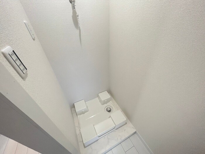 物件内観写真10　(洗濯機置場)