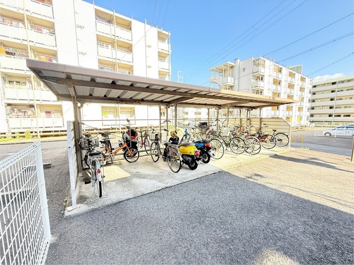 物件外観写真5　(駐輪場)