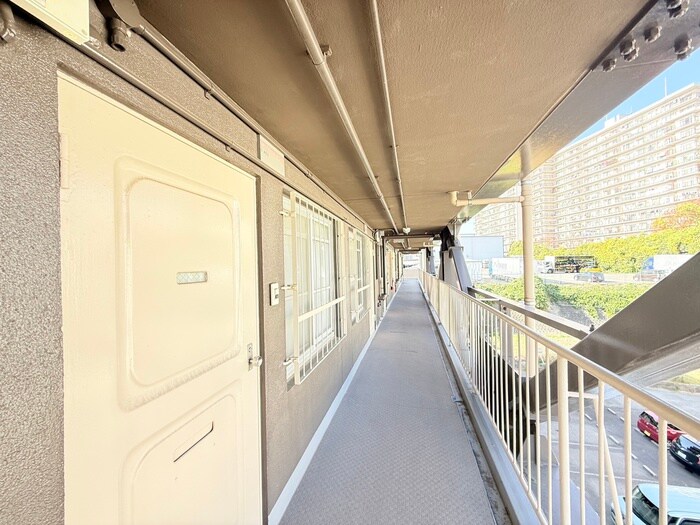 物件外観写真6　(エントランス部分)