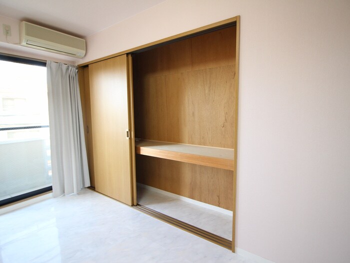 物件内観写真12　(収納)