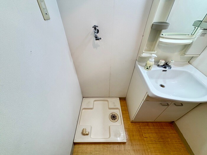 物件内観写真18　(洗濯機置場)