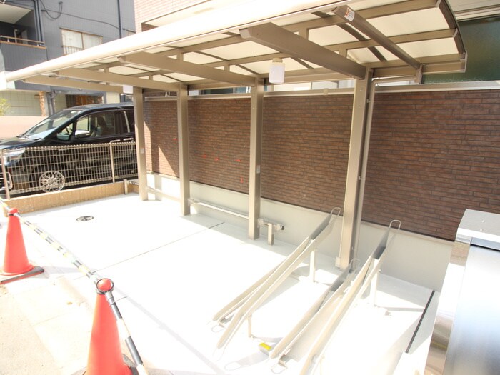 物件外観写真2　(駐輪場)