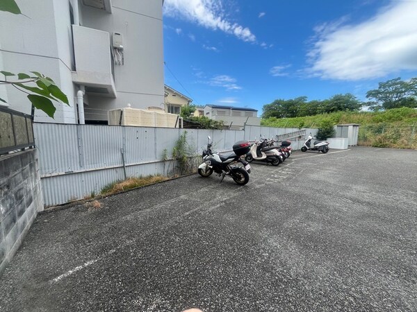 バイク置き場