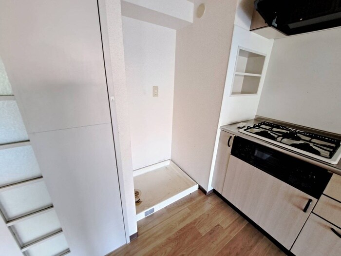 物件内観写真15　(洗濯機置場)