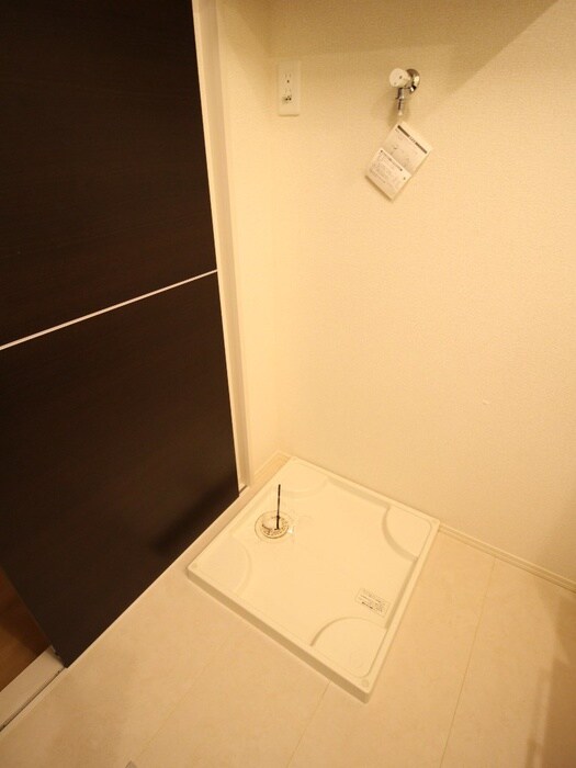 物件内観写真10　(洗濯機置場)