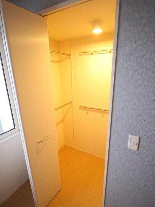 物件内観写真12　(収納)