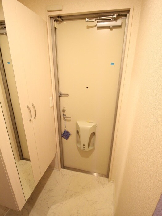 物件内観写真22　(玄関)