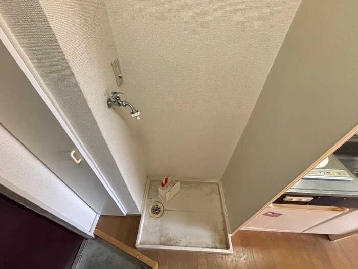 物件内観写真16　(洗濯機置場)