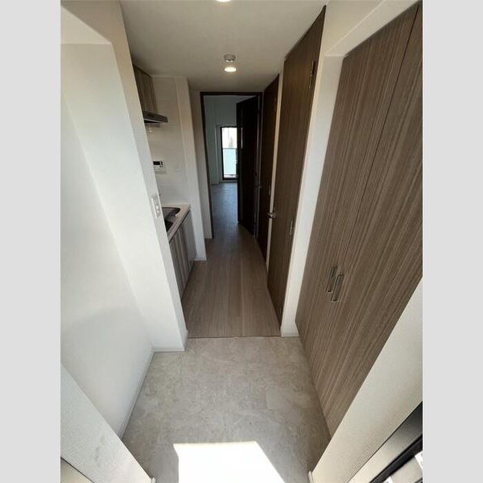 物件内観写真13　(玄関)