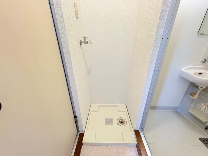 物件内観写真12　(洗濯機置場)