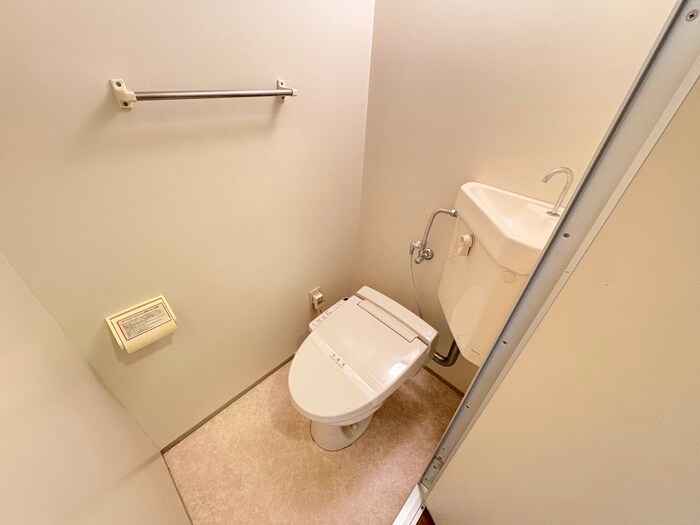 物件内観写真14　(トイレ)