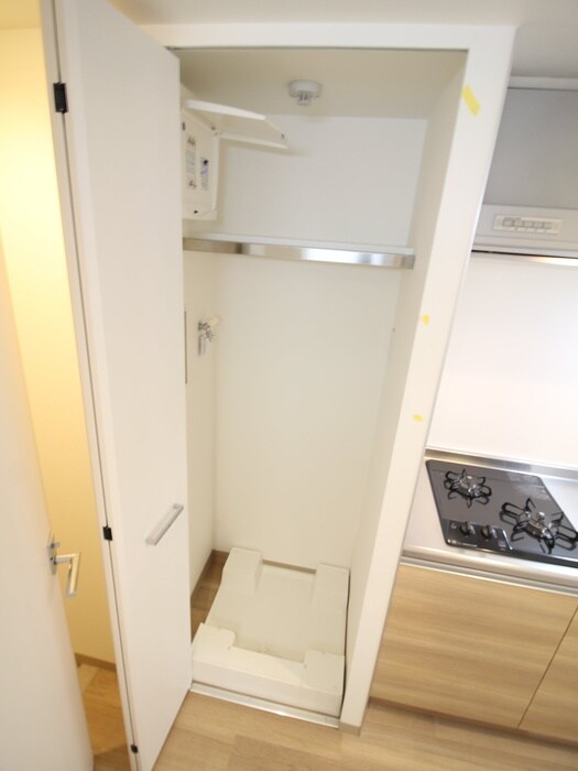 物件内観写真10　(洗濯機置場)