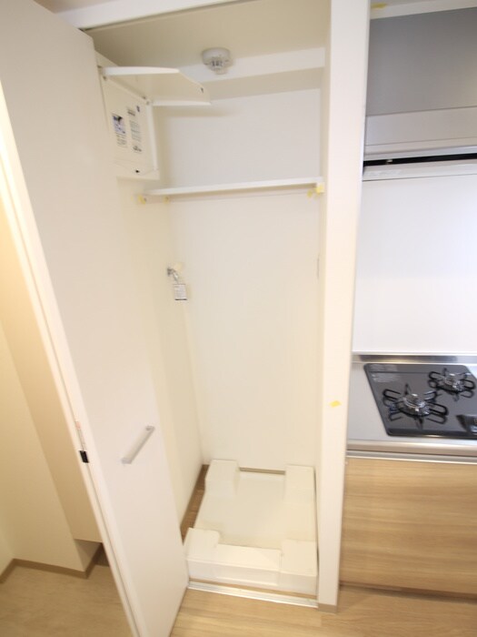 物件内観写真10　(洗濯機置場)