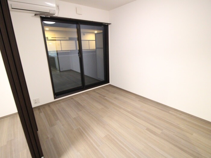 物件内観写真6　(室内からの展望)