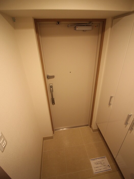 物件内観写真7　(玄関)