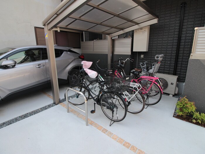 物件外観写真5　(駐輪場)