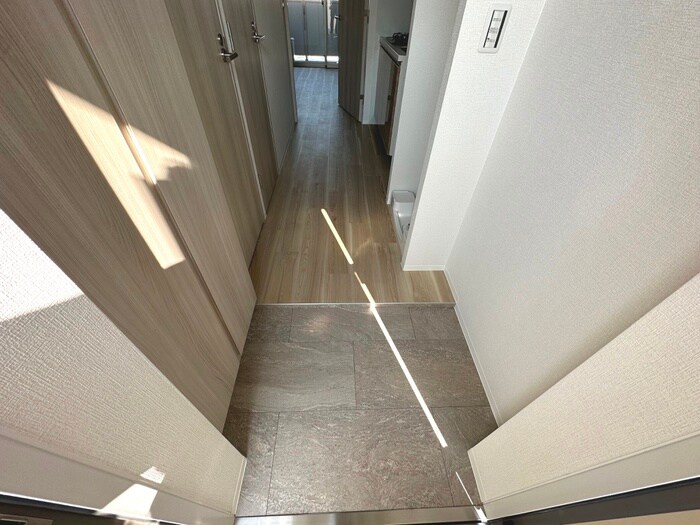 物件内観写真17　(玄関)