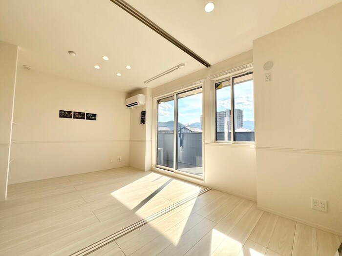 物件内観写真10　(居室)