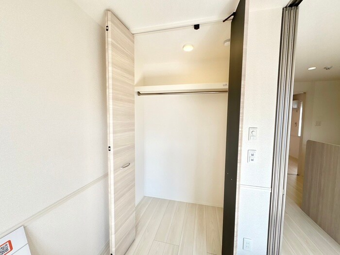 物件内観写真12　(収納)