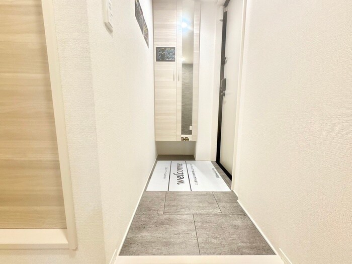 物件内観写真18　(玄関)