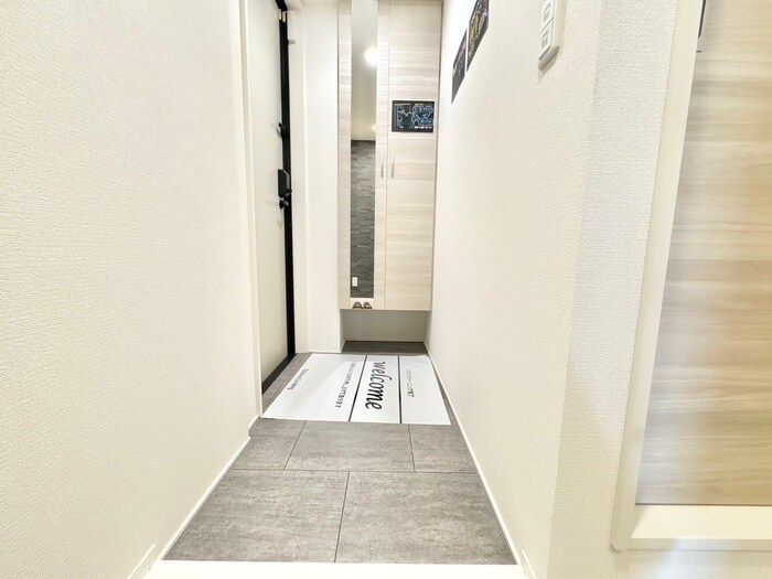 物件内観写真18　(玄関)