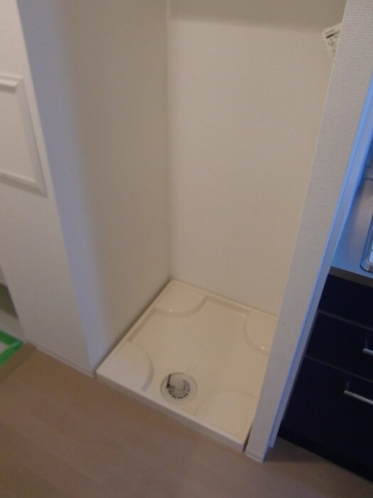 物件内観写真12　(洗濯機置場)